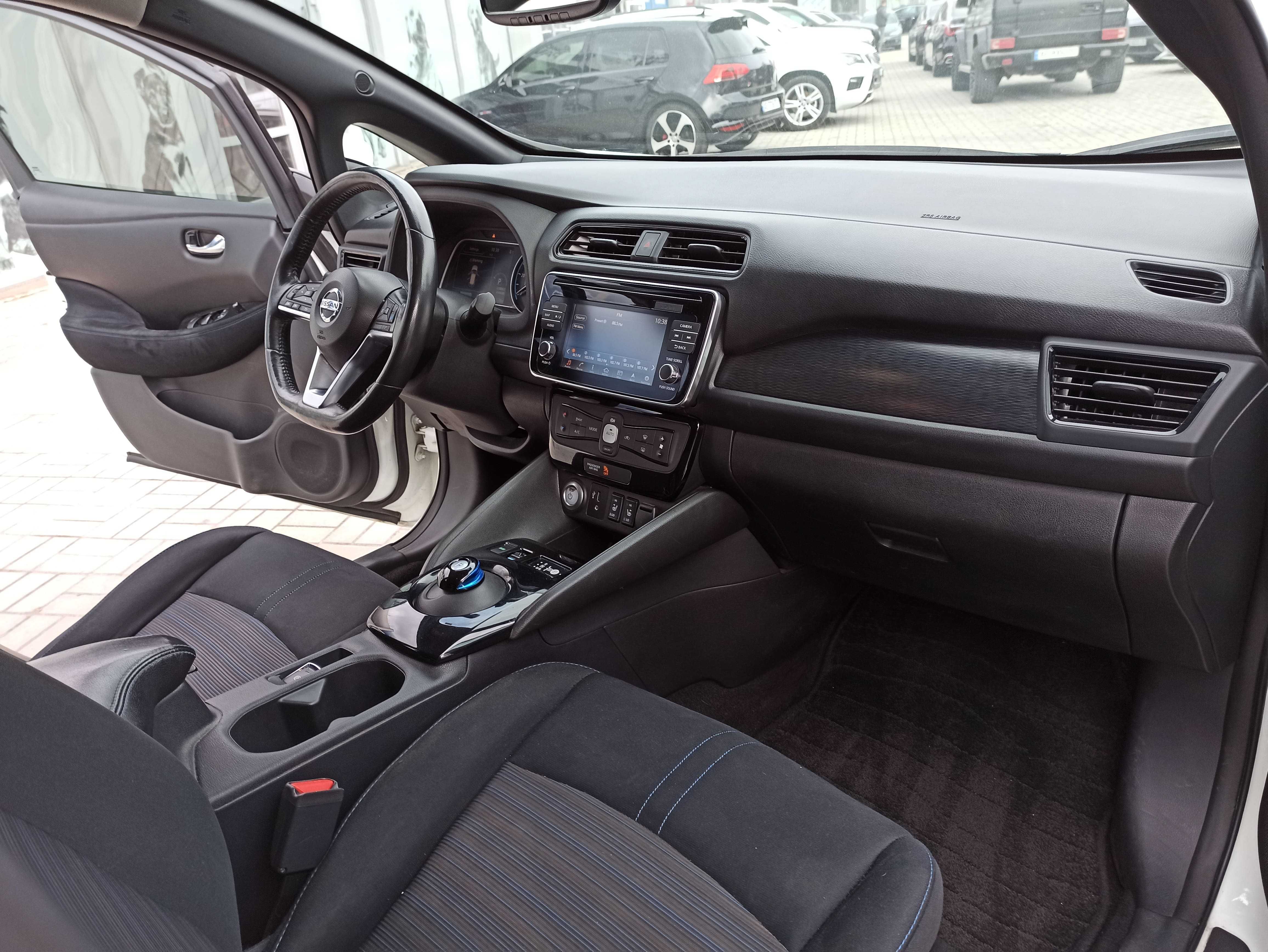Nissan Leaf SV 2018 року