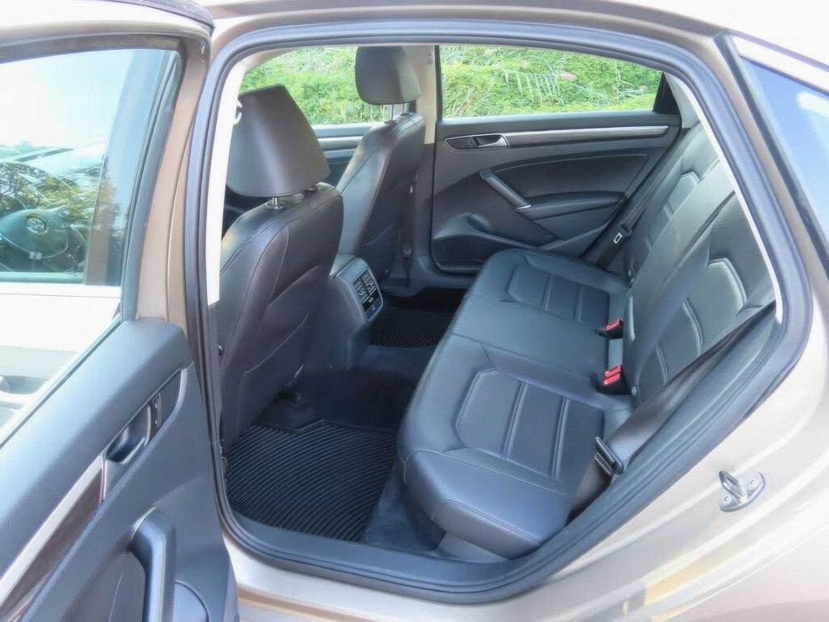 Volkswagen Passat SE      2016