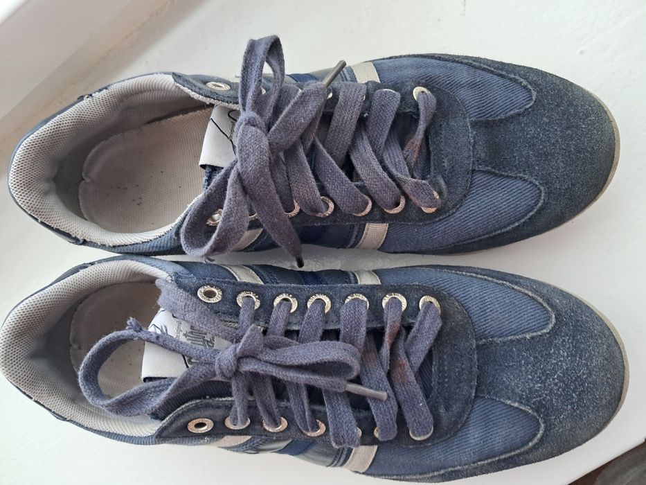 Кросівки чоловічі