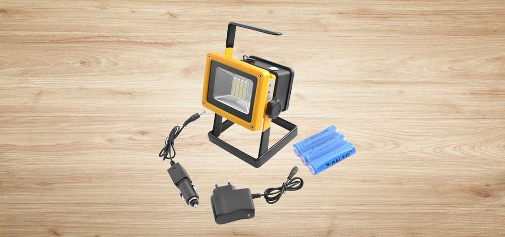 Ручний прожектор-фонарик Bailong 100W з акумуляторами та стробоскопом