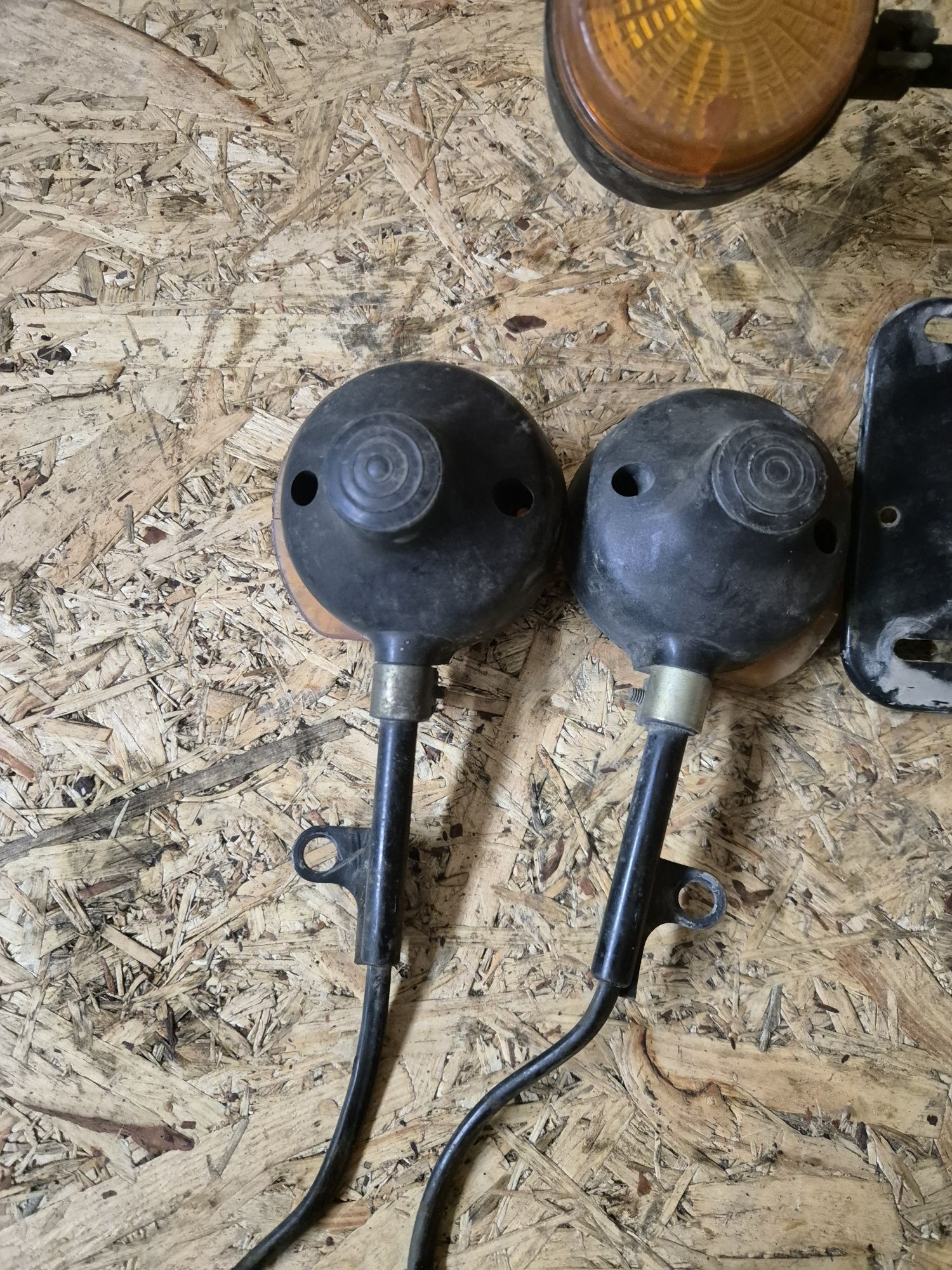 Mocowanie tablicy rejestracyjnej lampy kierunkowskazy mz etz 150