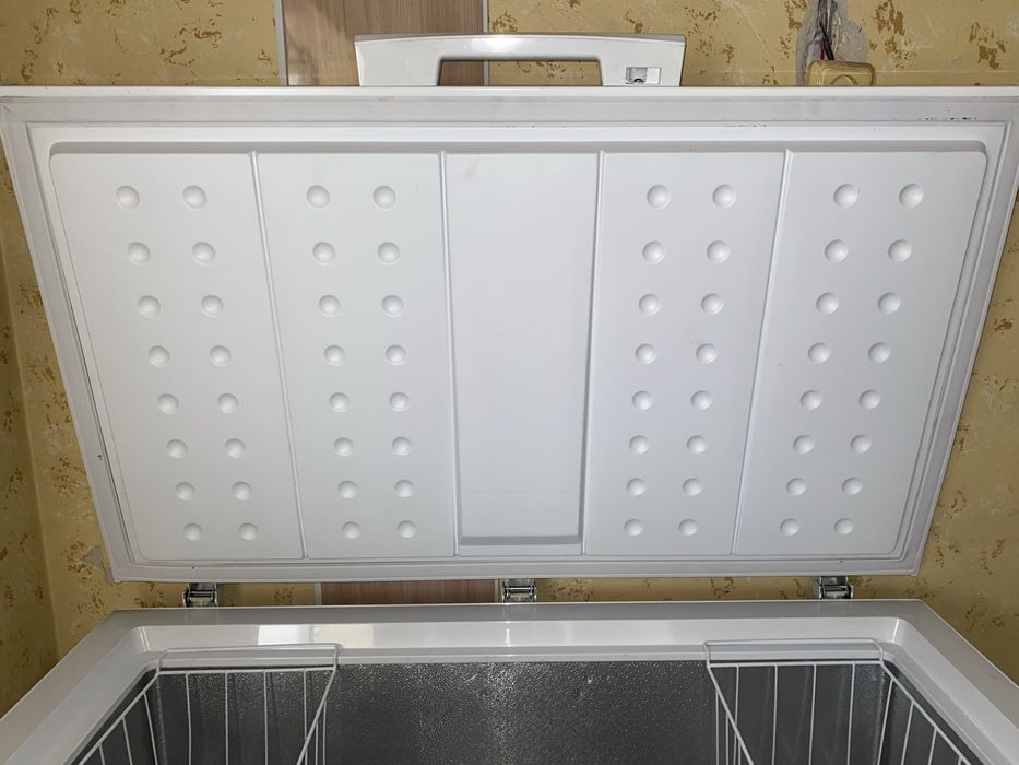 Морозильний ларь Elenberg cfr-300