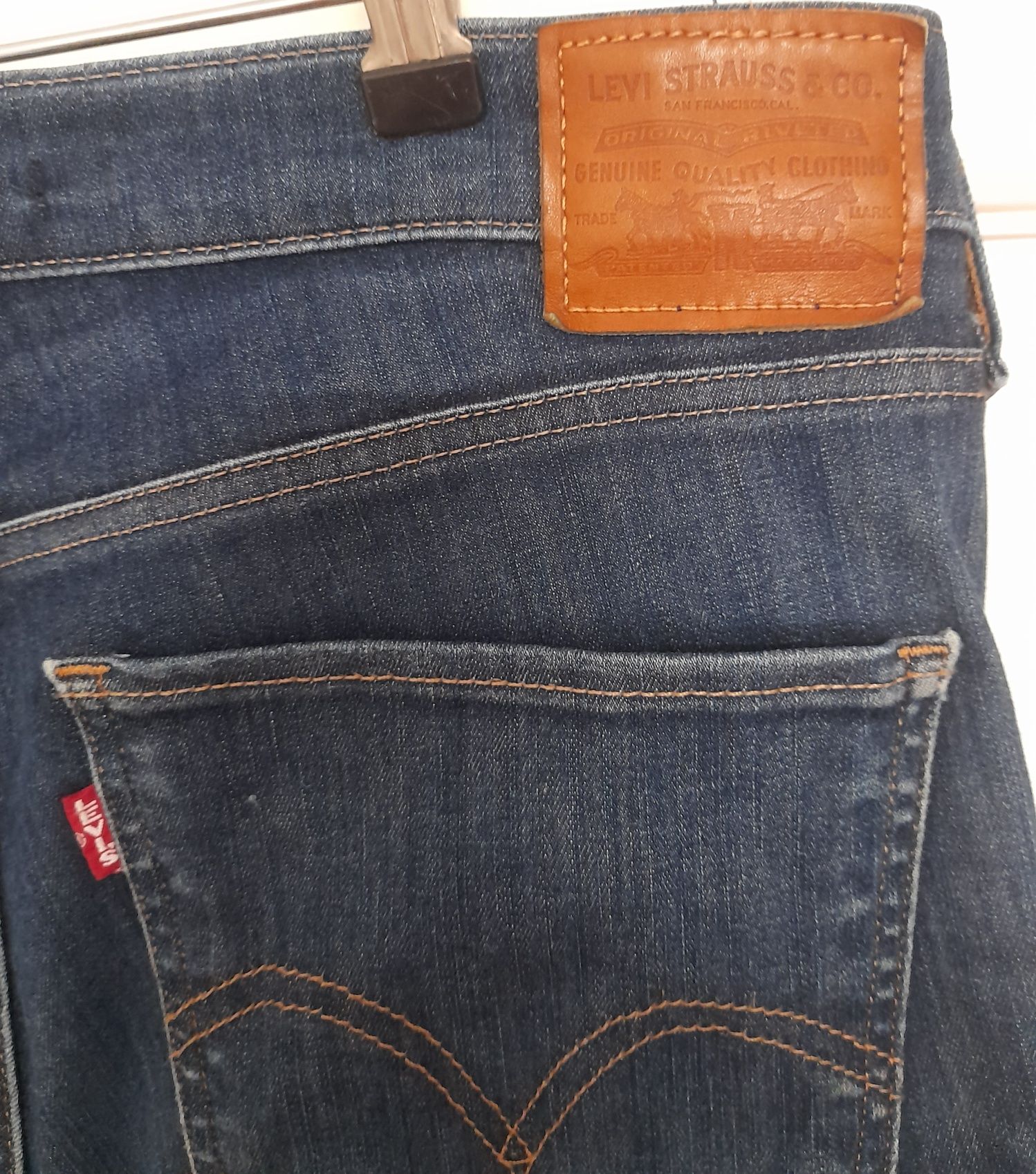 Calças de ganga de senhora " Levi's tamanho 42"