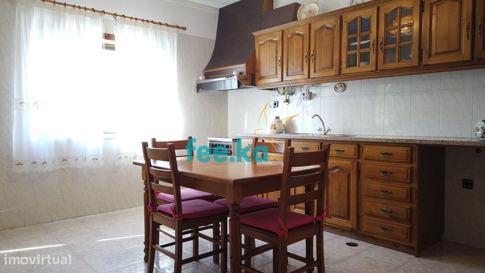 Apartamento T4 com Garagem