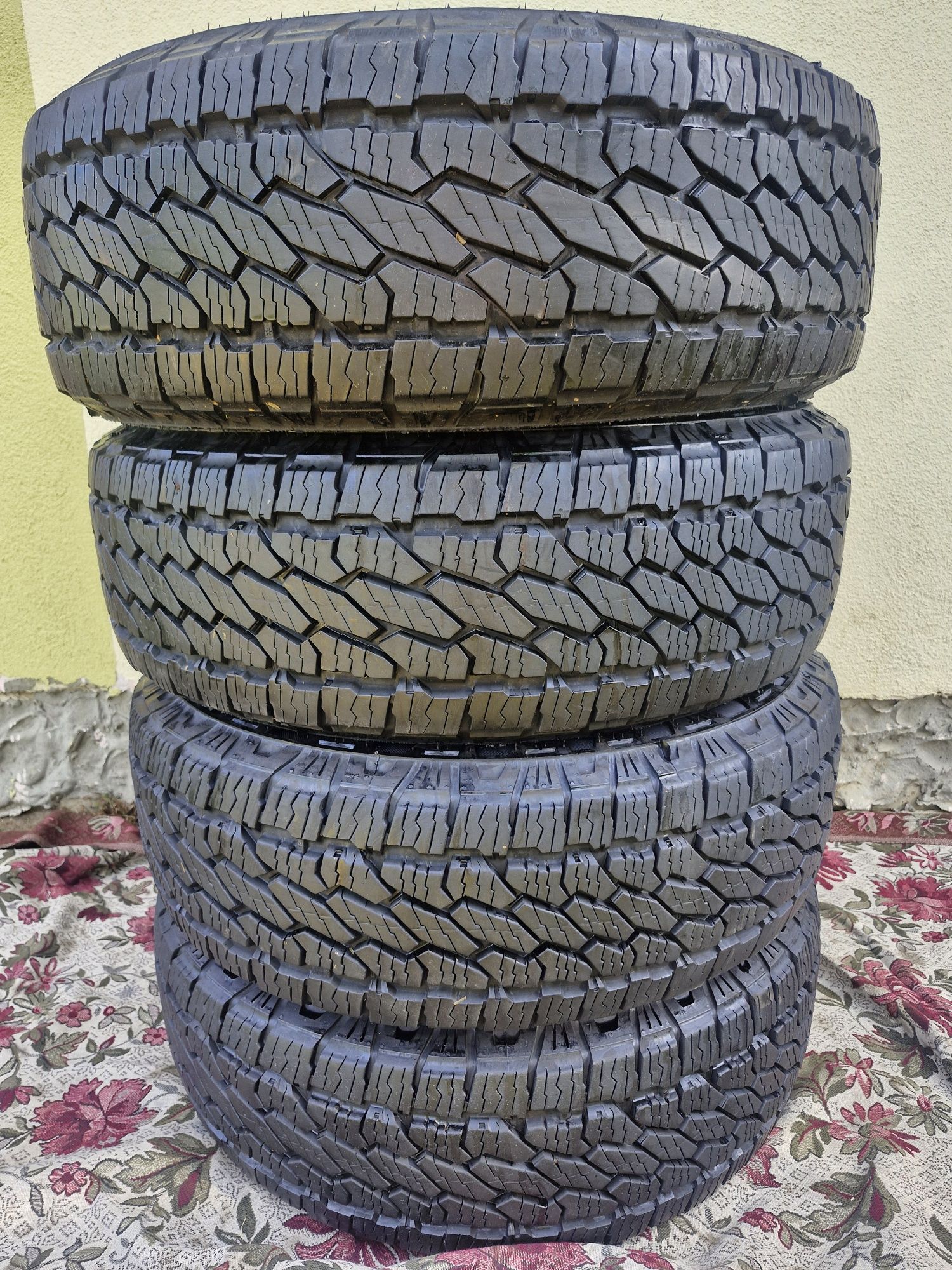 Шини 245/70R16 Bridgestone