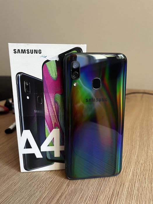 Smartfon Samsung Galaxy A40 4/64GB JAK NOWY