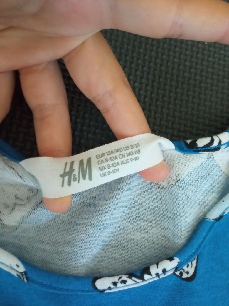 Vestido azul escuro com borboletas branc