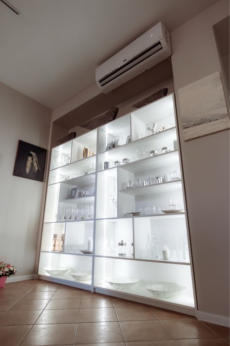 Продам стелажі, меблі