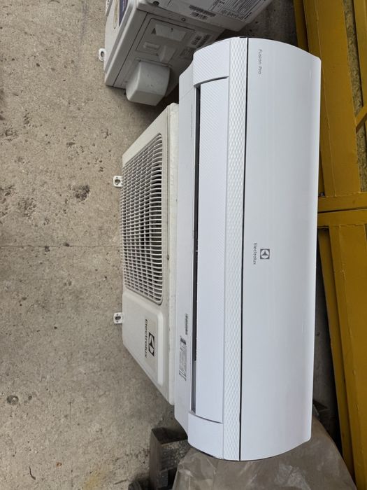 Кондиціонер б/у Electrolux EACS-12HF/N3_18Y кондиционер