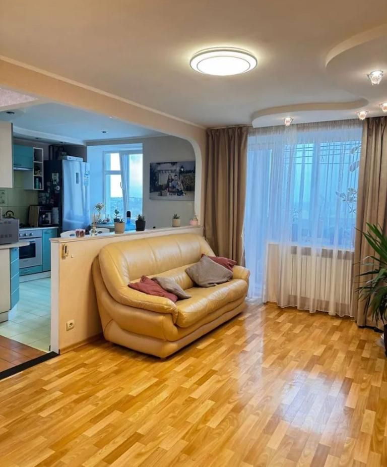 Продам 3-комн квартиру в районе Рабочая ул.