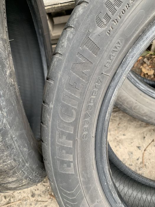 Продам гуму r17 225/50 в гарному стані