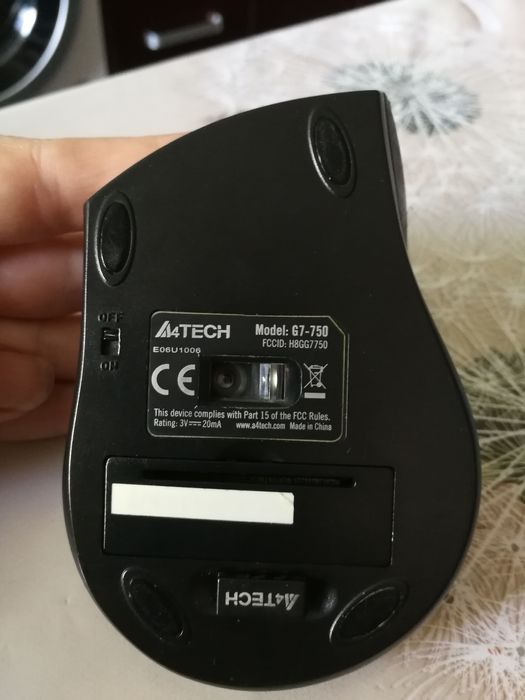 Комп'ютерна миша бездротова.