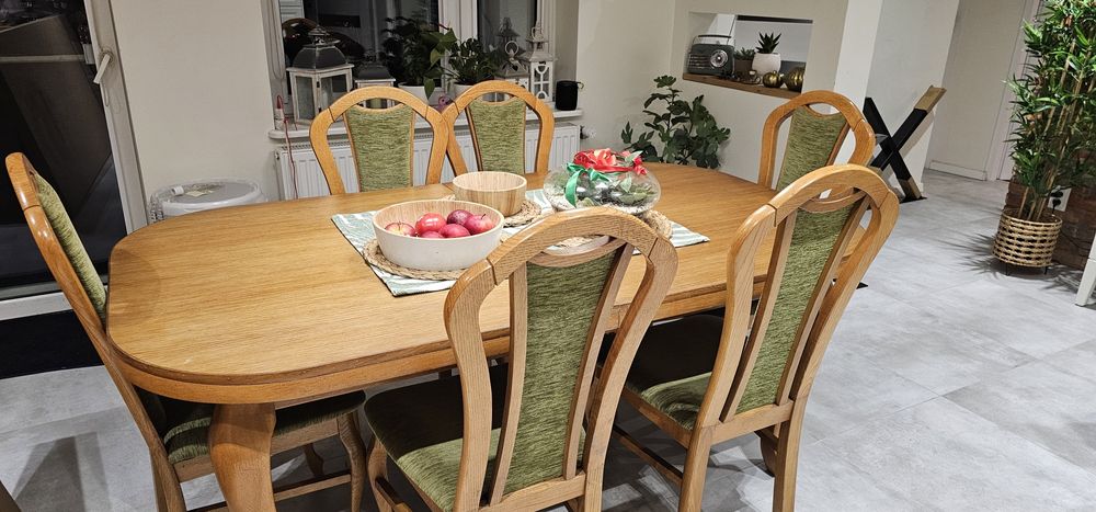 Stół dębowy z 6 krzesłami