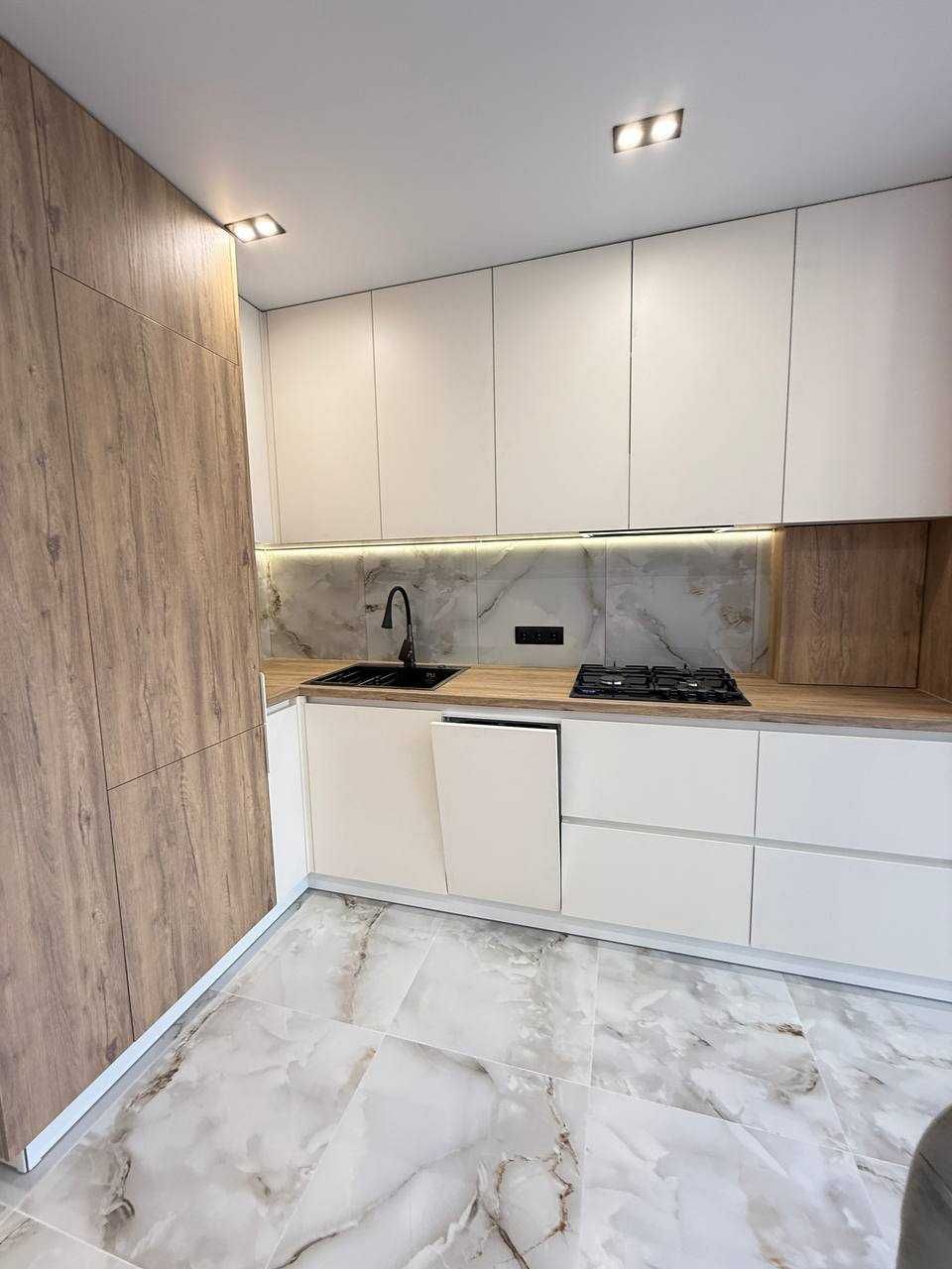 Продаж 1к квартири ЖК Фемілі плаза, центр, річка
