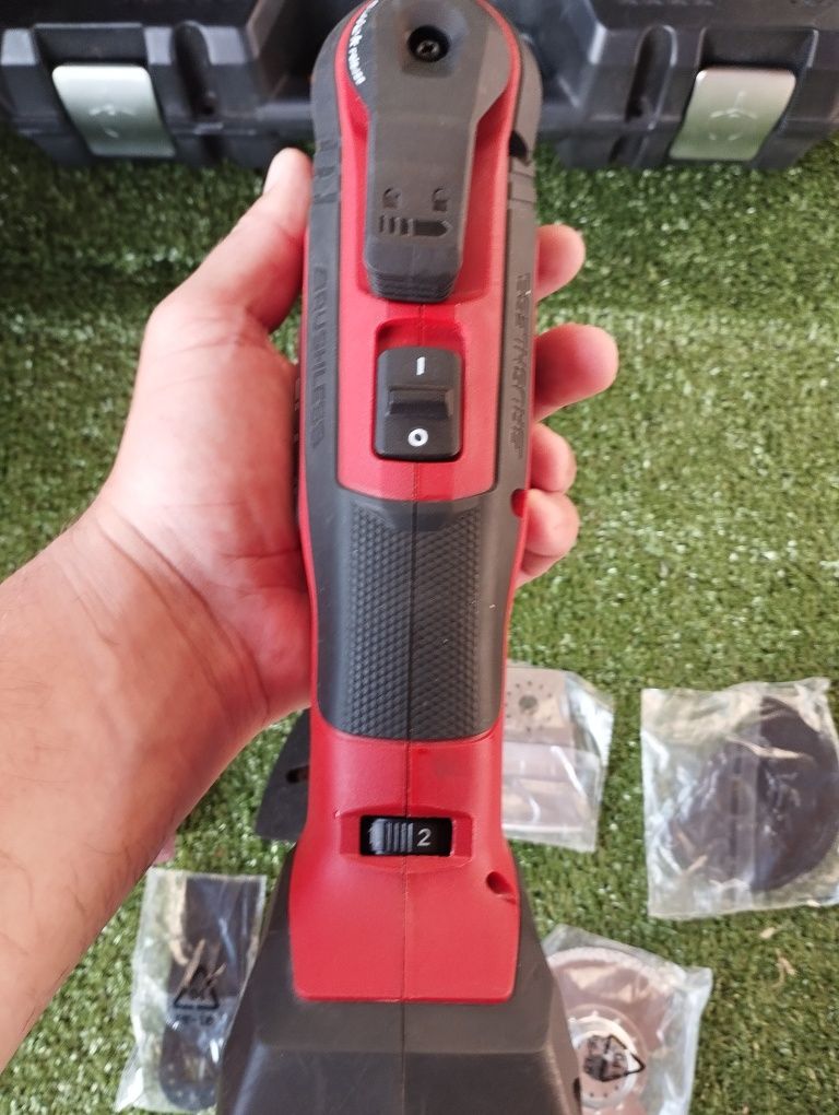 Реноватор акумуляторний безщітковий Einhell TP-MG 18 li Bl