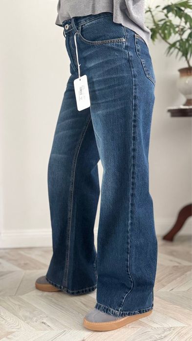 Джинси Kontatto Італія