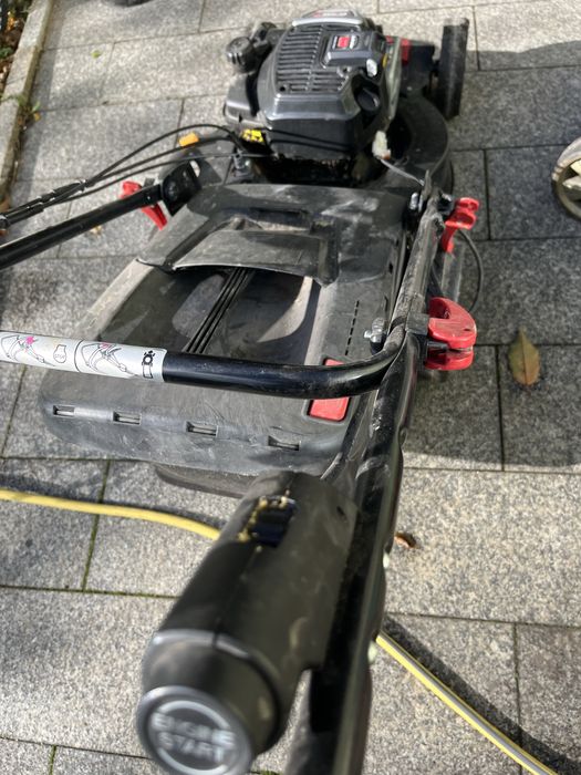 Kosiarka spalinowa z elektrycznym rozruchem