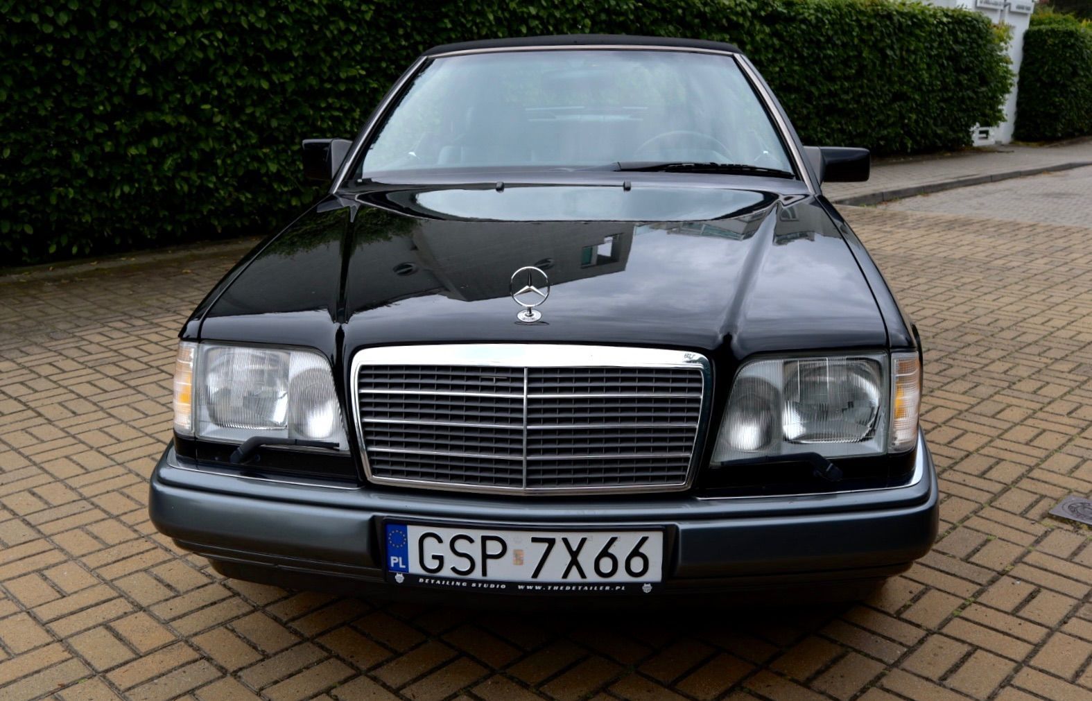 Mercedes-Benz W124 (1984-1993) Na sprzedaż: Mercedes Benz W124 Cabrio z bardzo małym przebiegiem!!!