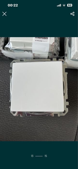 Gniazdka, gniazda Merten nowe