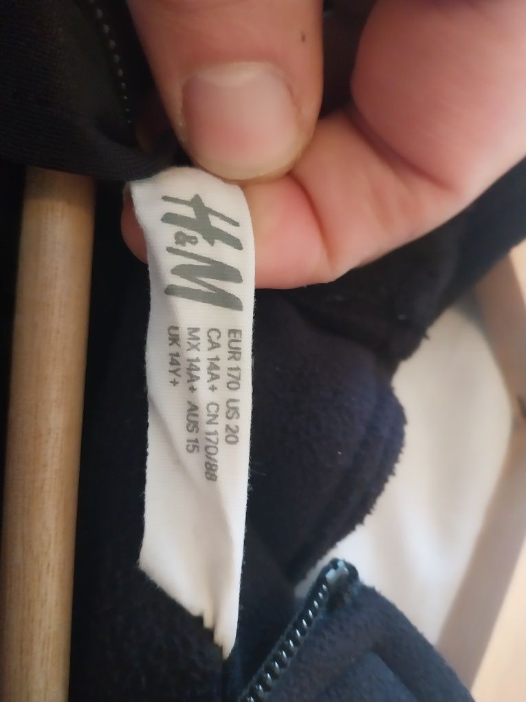 Casaco H&M "Playstation" tamanho 14anos