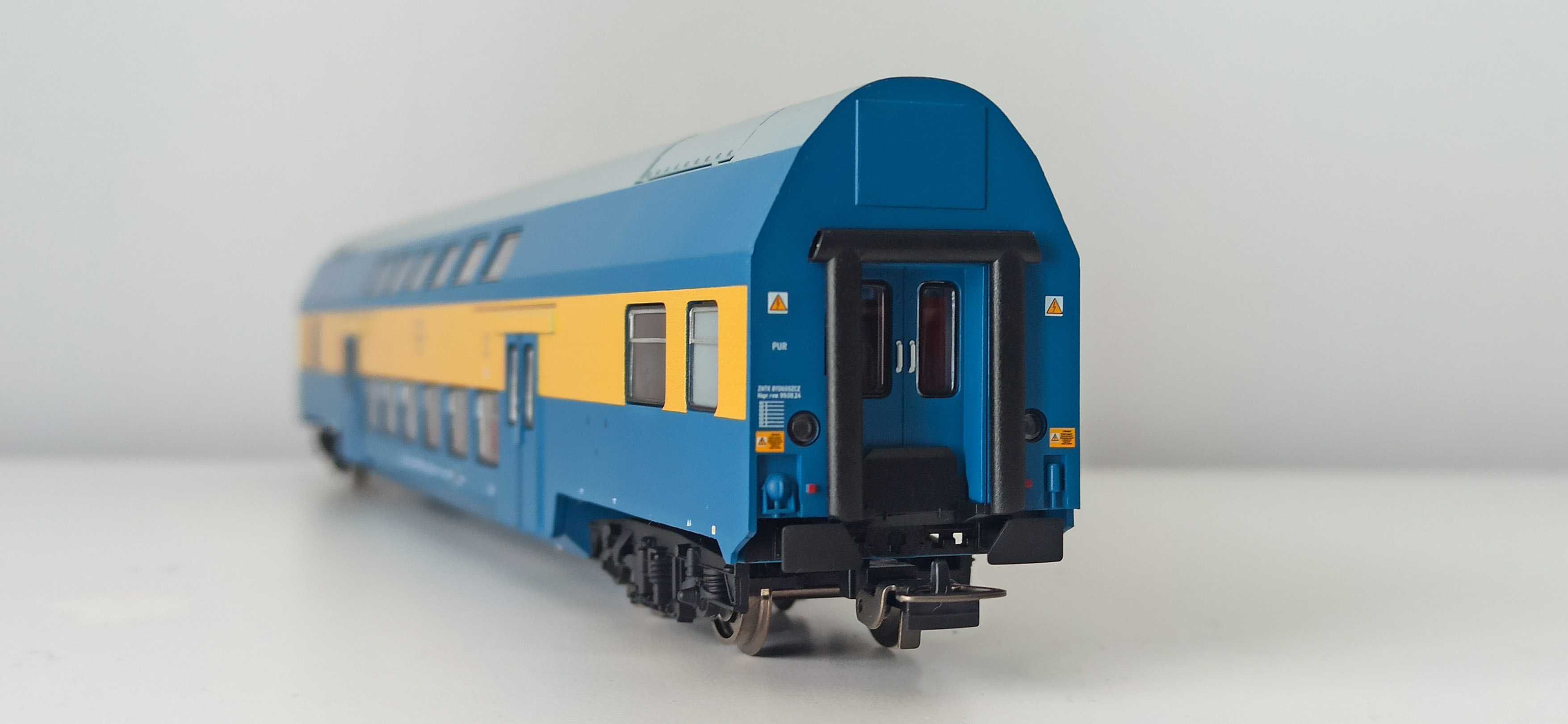 Model wagonu piętrowego Bdhpumn, PKP, Piko, H0 -6