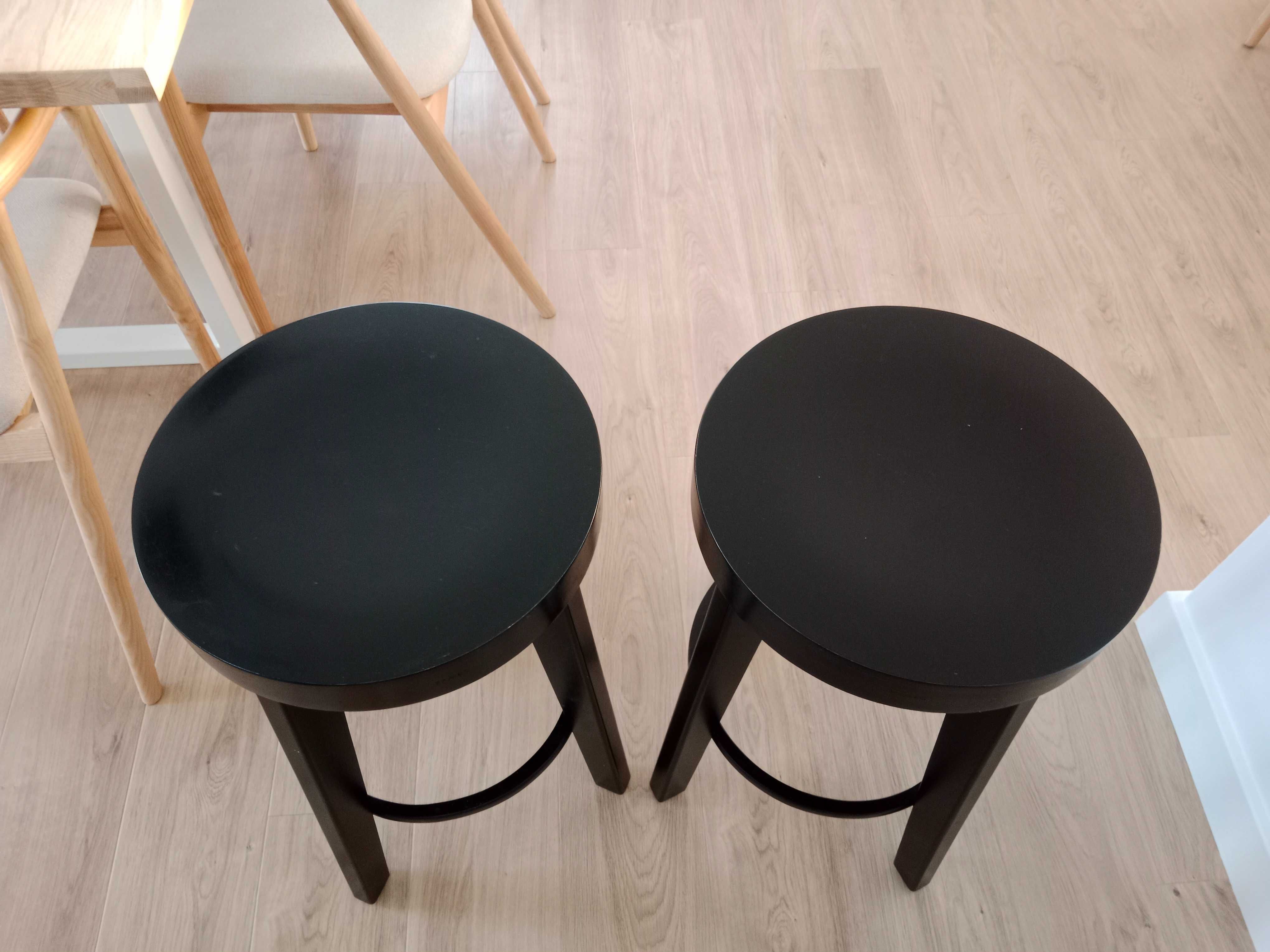 Zestaw 2x hokerów/taboretów firmy Famed