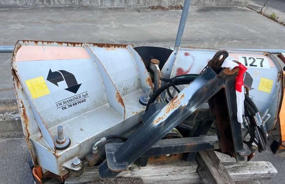 Pług do śniegu Fjaras Schmidt regulowany odśnieżny V hydrauliczny