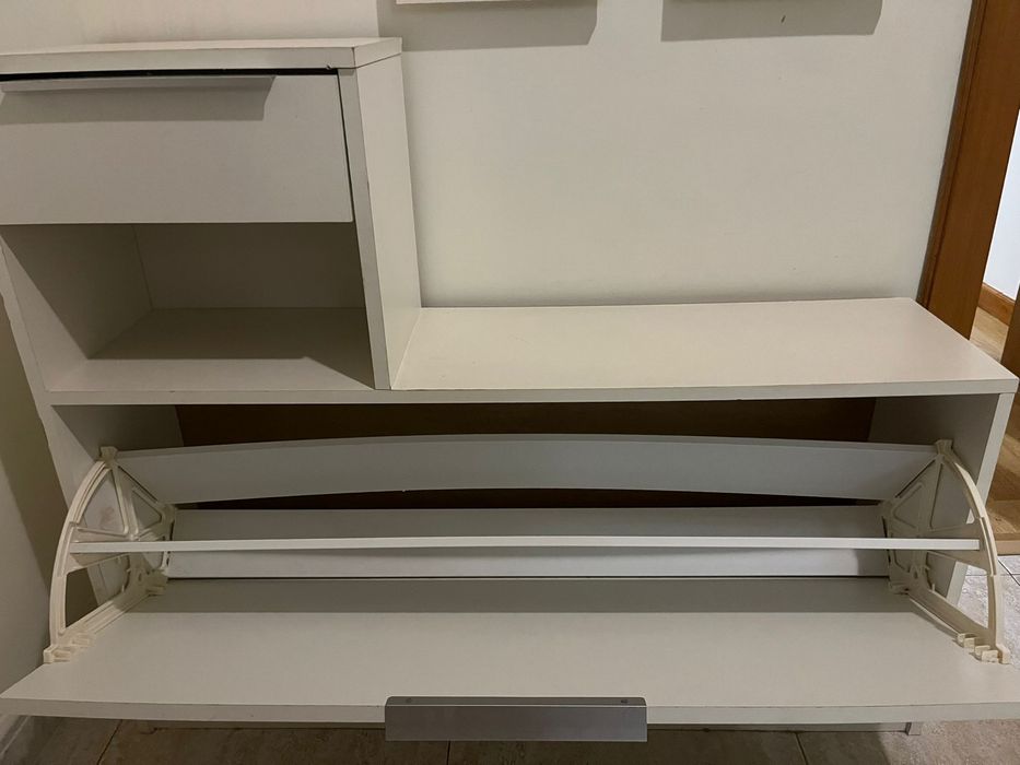 Conjunto de entrada com sapateira + cabides + espelho