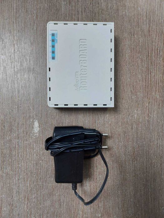 Бездротовий маршрутизатор (роутер) Mikrotik hAP (RB951Ui-2ND)