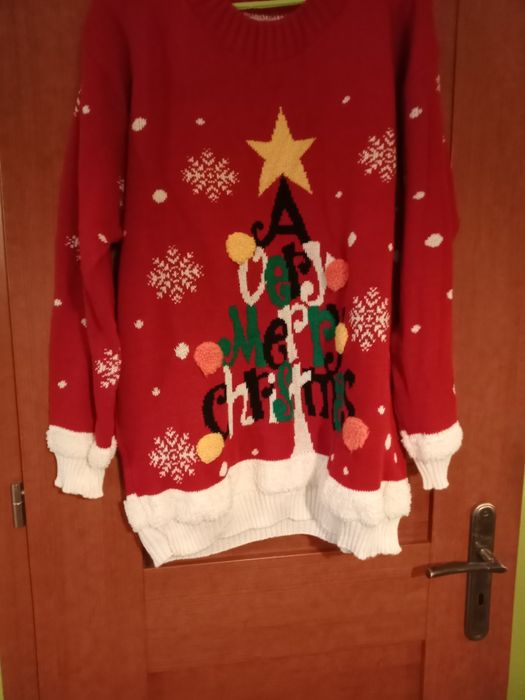 Śliczny sweterek świąteczny