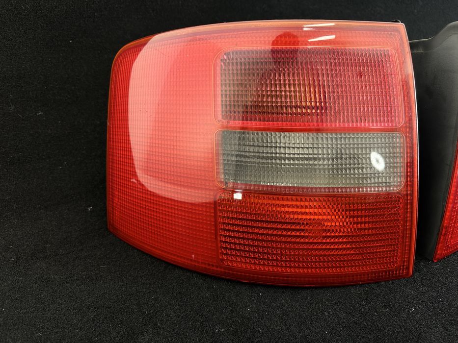 Audi A6 C5 Avant lampa tył tylna prawa lewa kombi