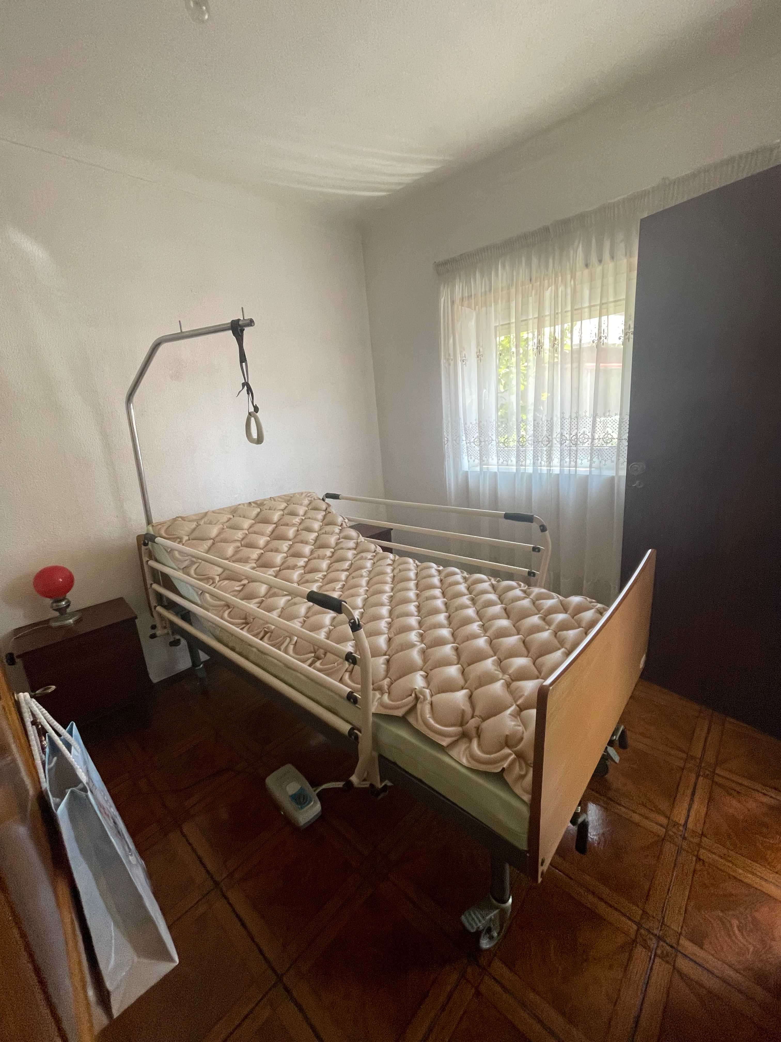 Cama Articulada Hospitalar COMPLETA em Muito Bom Estado