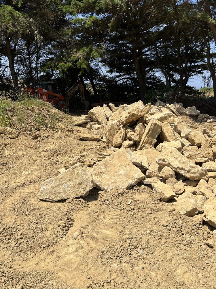 Pedra para muros e chão 20€