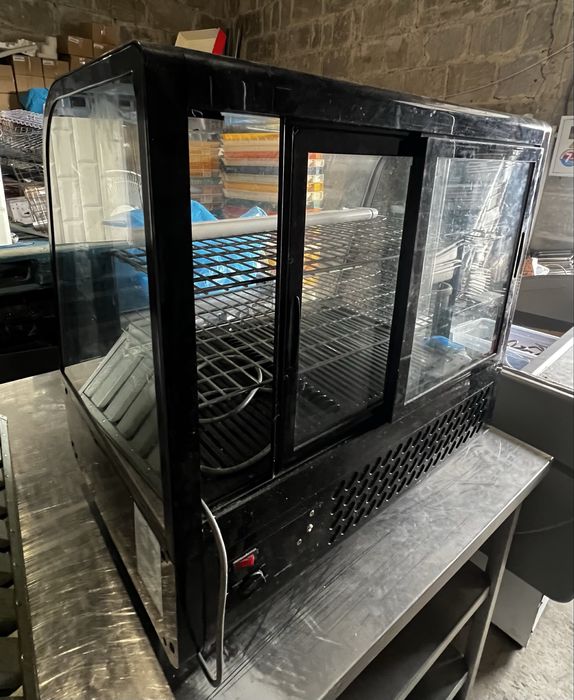 Кондитерська вітрина Scan