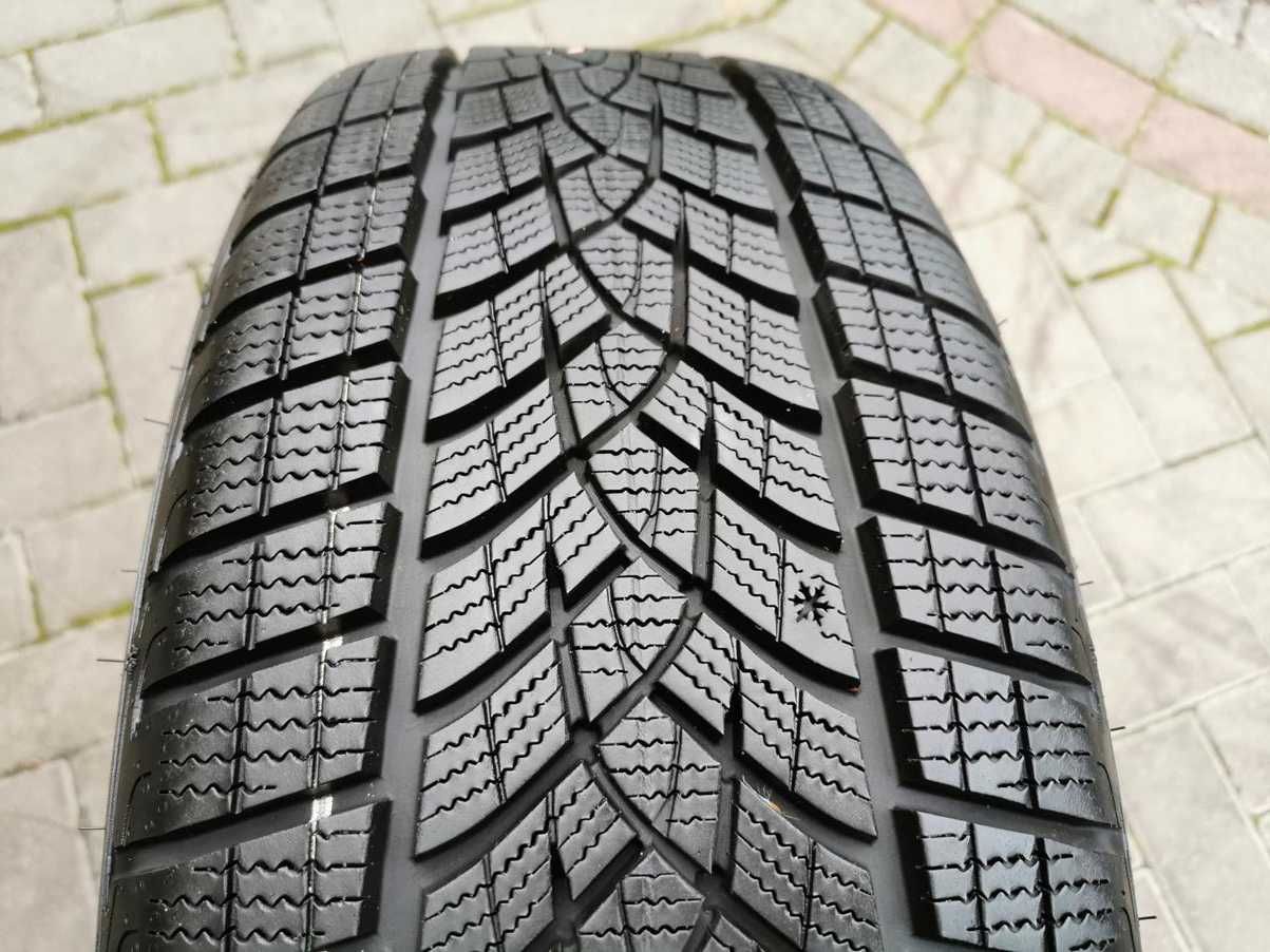 215/55 95T R18 GOODYEAR UGP GEN-1 SUV 8mm 2020r Zimowe Opony 4szt