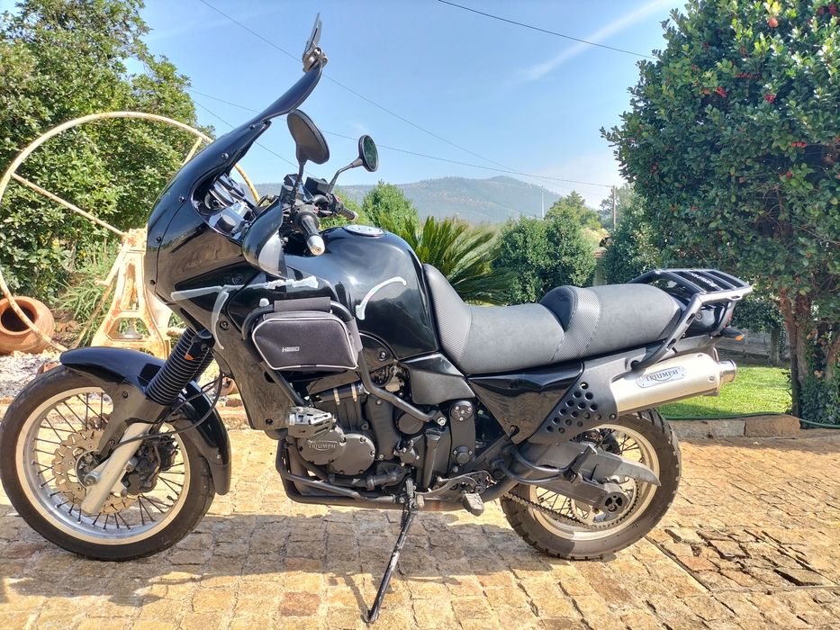 Triumph tiger 900