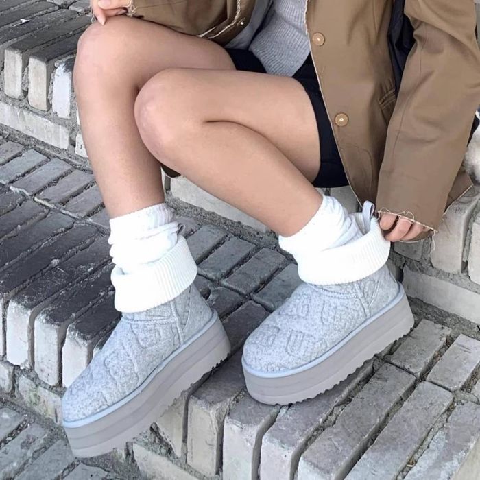 Сірі ugg logo platform з манжетом