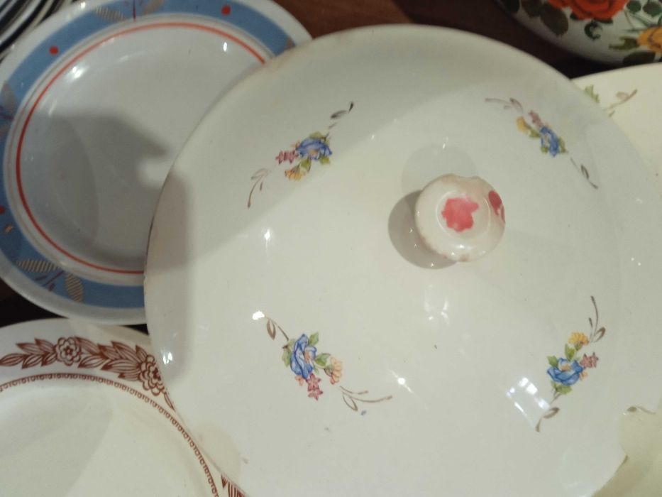 блюдо сковородки   Посуда    фужеры Утюг рабочий