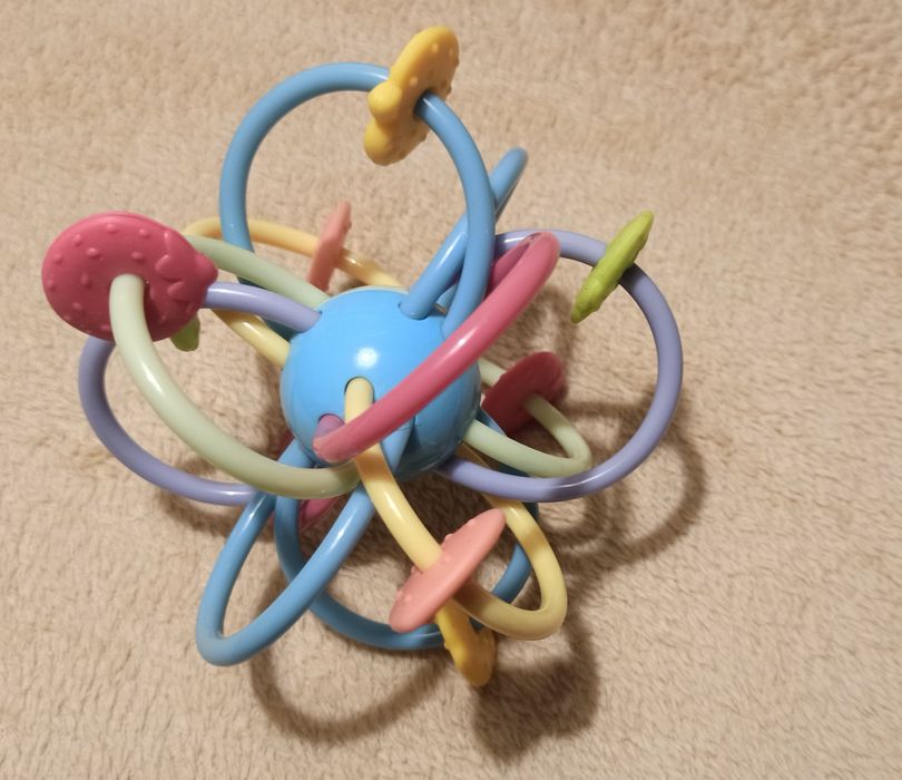 Grzechotka gryzak Manhattan Toy