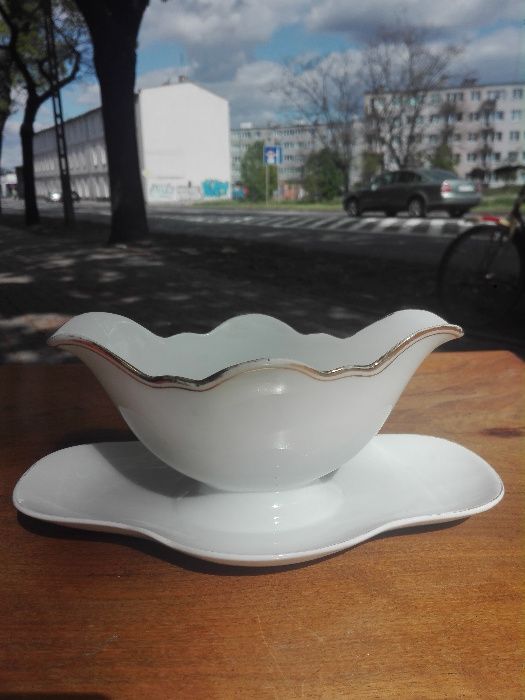 Sosjerka porcelana biała ze złoceniami Giesche Bogucice lata 30-te