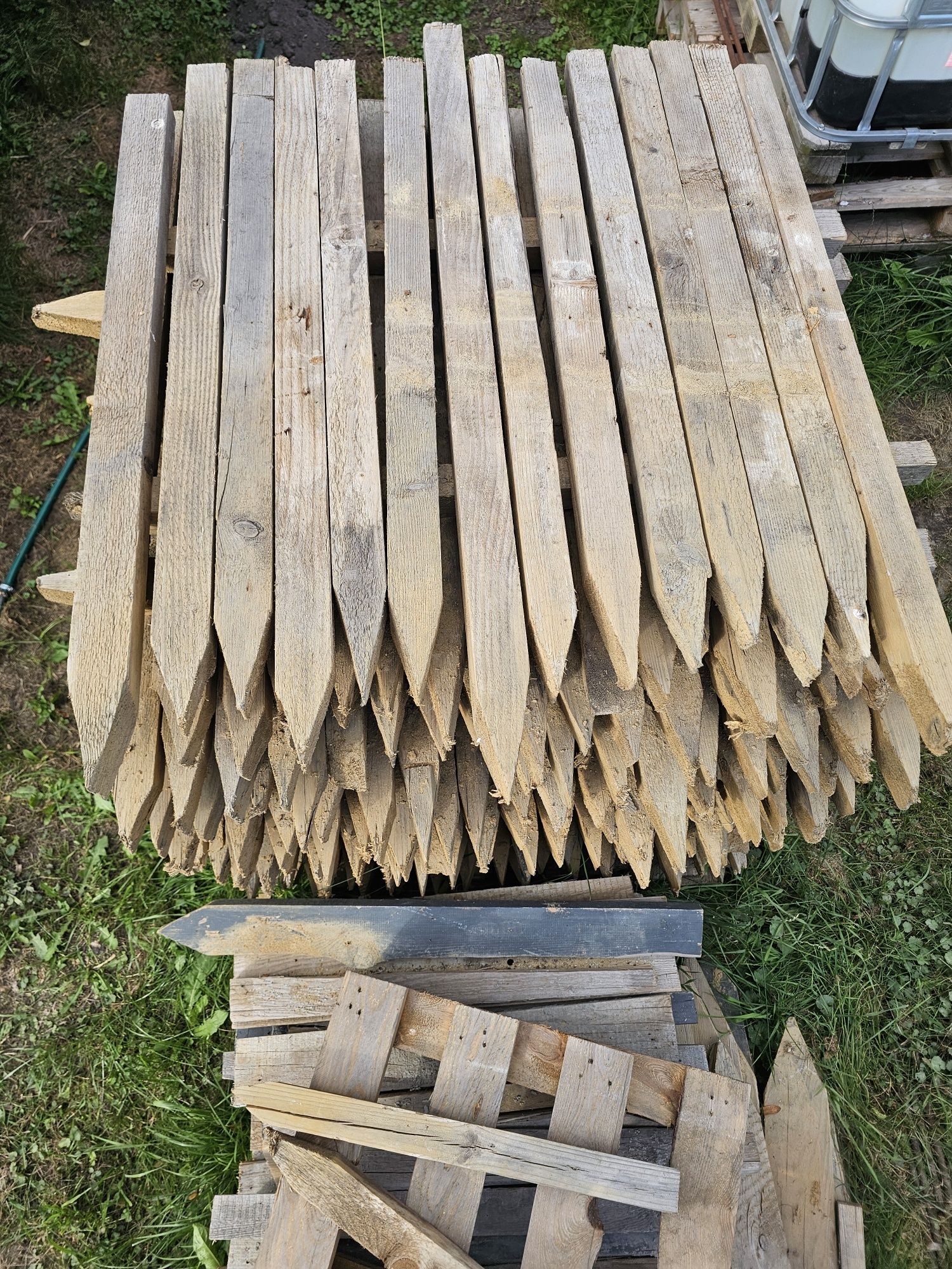 Paliki Kołki szalunkowe budowlane fundamentowe