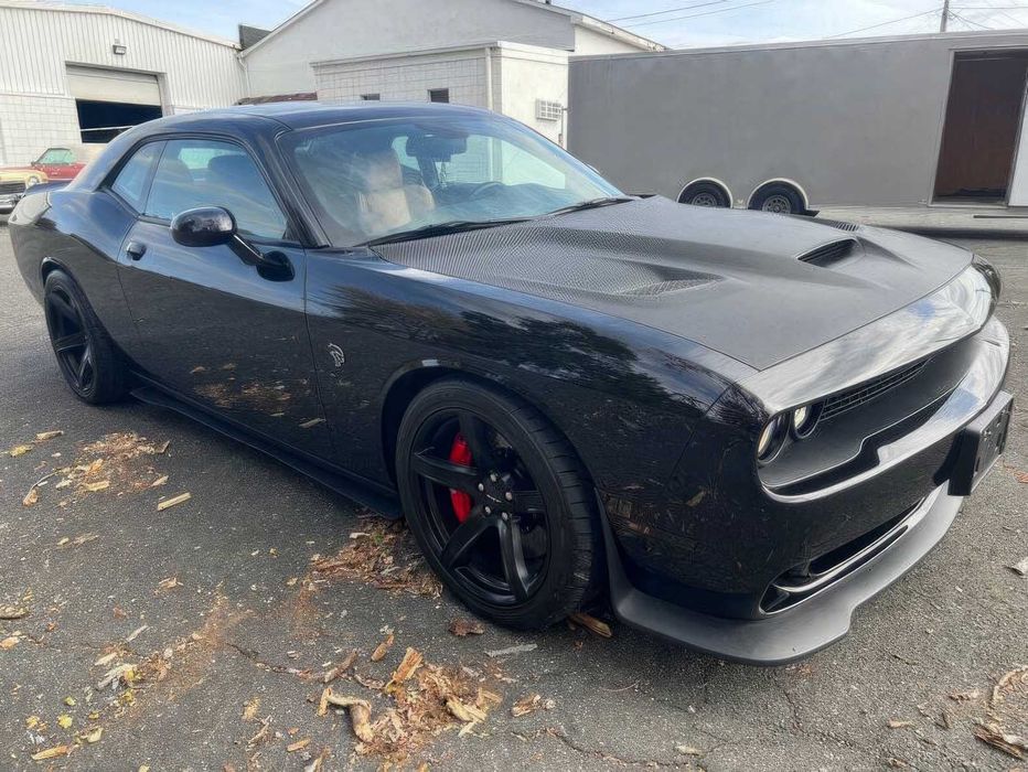 Dodge Challenger SRT Hellcat      2017