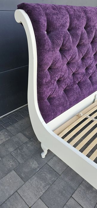 Piękne Łóżko z kamieniami Swarowskiego