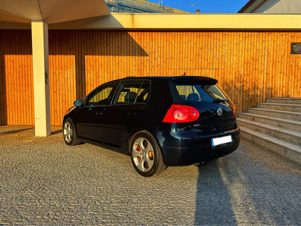 VW Golf V GTI 2.0 TFSI 200cv DSG - Desde 203€ Mês