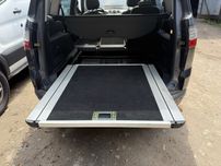 Ford S Max _ Stolik wysuwany z bagaznika _ oryginalne mocowania