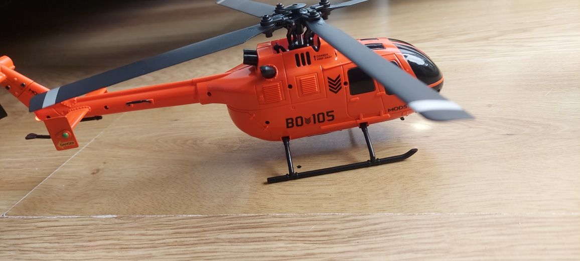 Helikopter jednowirnikowy Modster.