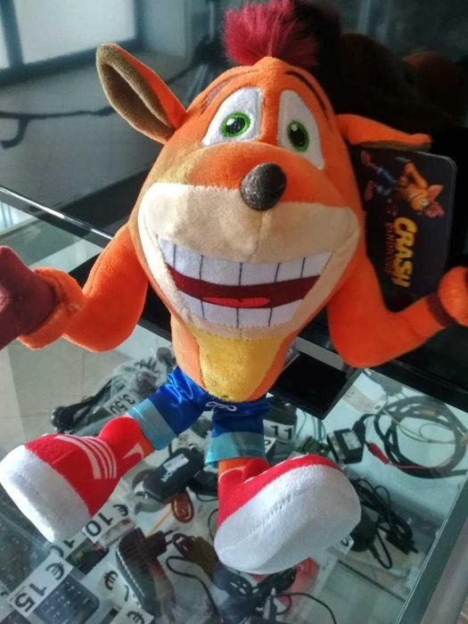 PROMO:Peluche Crash Bandicoot Cool Sorridente Edição 25 Anos 33cm