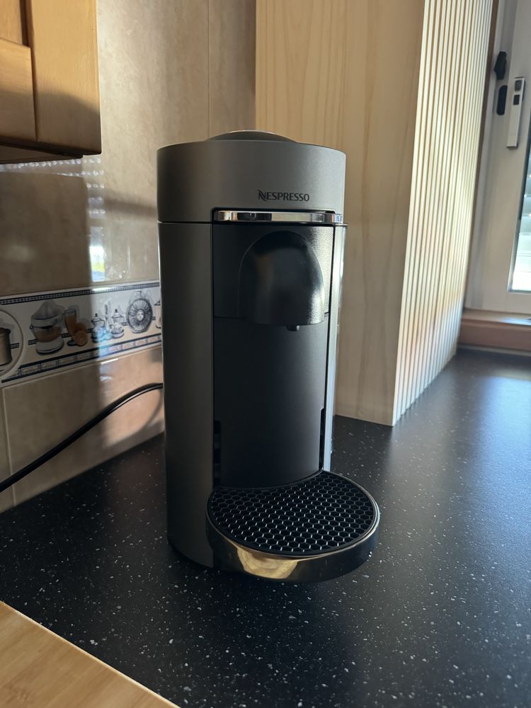 Máquina café Nespresso Vertuo