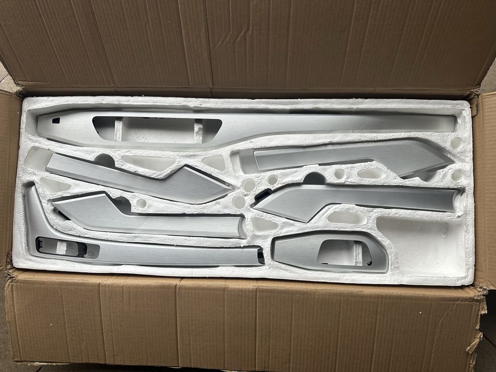 AUDI A4 dekory szczotkowane aluminium