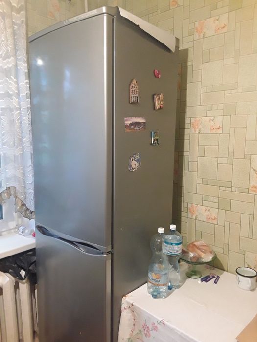 2 кімн Металл оайон 1 поверх , з меблями і технікою